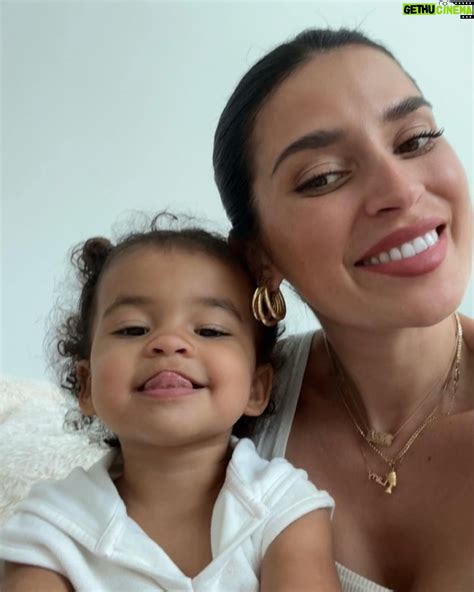 Lynn williams scores a stunning goal to lead her team 21