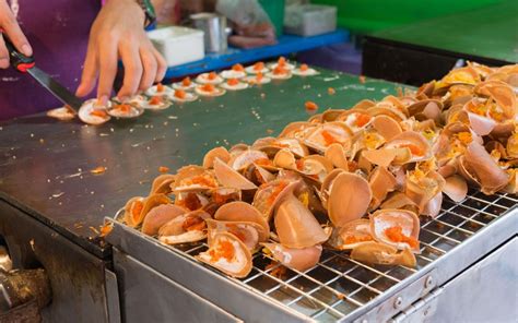 14 Thai Street Food Favourites To Discover | Asian Inspirations
