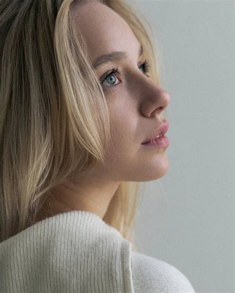 Alesia Sirotka – Medium