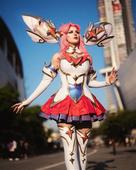 Kinpatsu Cosplay | Knight peach 👑🍑 Its Mario movie day! I'm going to