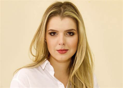 Classify Luísa Canziani, Brazilian politician