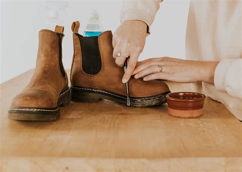 how to clean leather boot