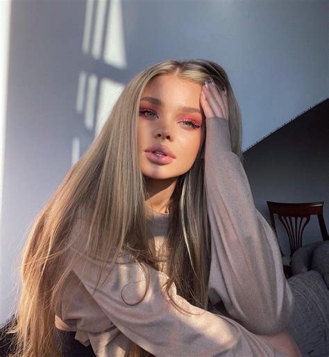 𝙕𝙤𝙡𝙤𝙩𝙤𝙫𝙖 𝙑𝙚𝙧𝙤𝙣𝙞𝙘𝙖♪♬ | Sunny kiss ☀️🏞 | Instagram