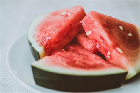 how to pick the right watermelon 1