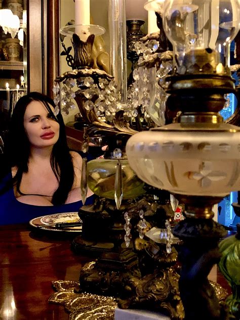 TW Pornstars - Foxy Menagerie Verre. Twitter. Happy Thanksgiving!. 1:42