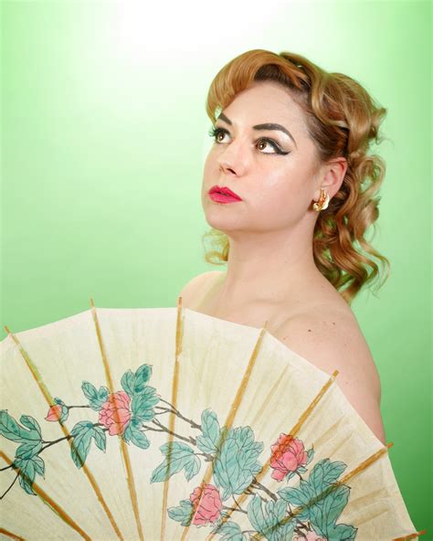 Miss Mercury pinup shoot - waist.it