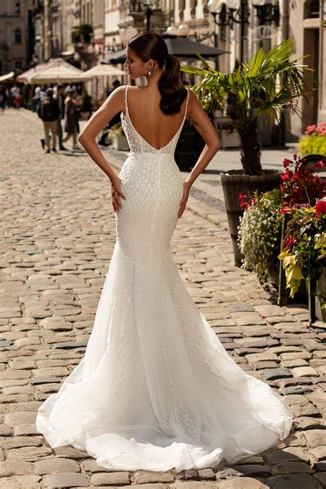 Backless mermaid wedding gown | Beautiful couture gowns | KatrinFAVOR