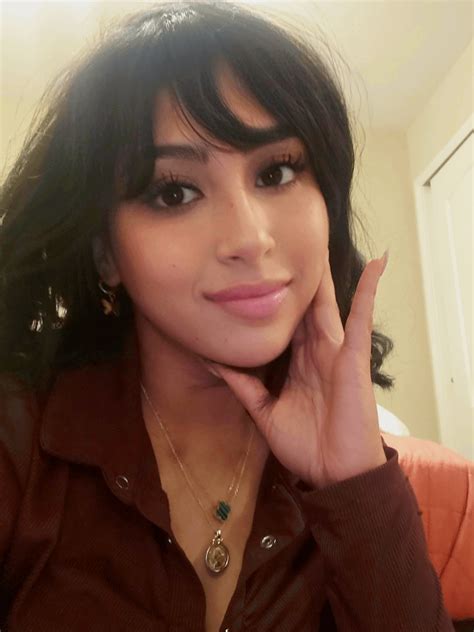 hello 👋 heres my simple selfie : r/Faces