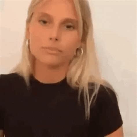 Valentina Zenere Ambar Smith GIF - Valentina Zenere Ambar Smith Queen ...