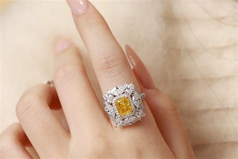 Top Tips for Choosing Diamond Jewelry for Every Season