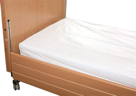 COMFORTNIGHTS, wipe clean Fully Fitted, Waterproof Mattress Protector ...