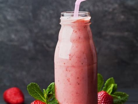 Strawberry Avocado Smoothie