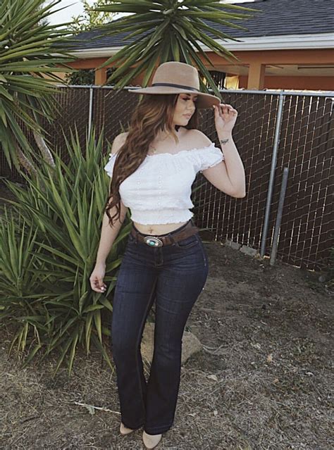 Pin by Jennifer Leal Balleza on Cowgirl outfits | Cowgirl outfits for