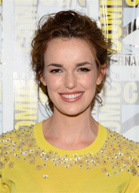 Elizabeth Henstridge