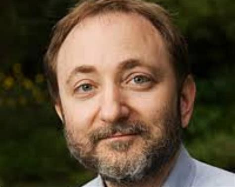 Top 17 Famous Modern Scientists That You Should Know 2025