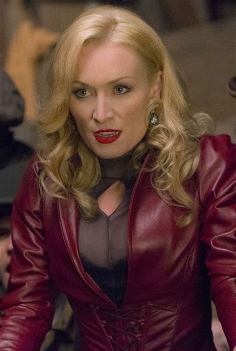 The Lady is a vamp - Victoria Smurfit as Lady Jane Wetherby in Episode