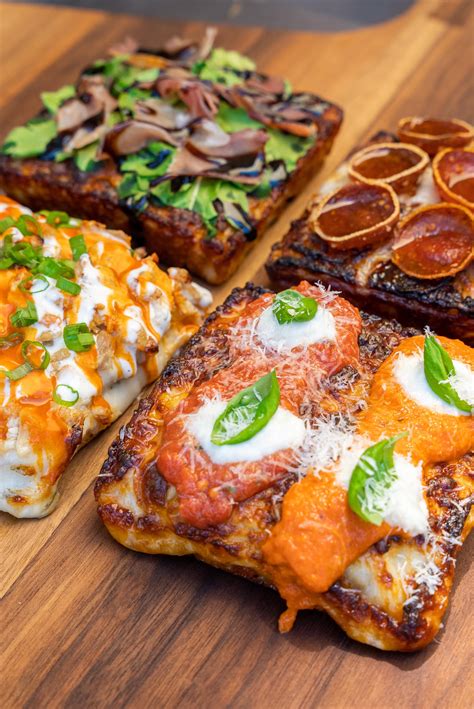 Mini Detroit Style Pizzas : Pizza
