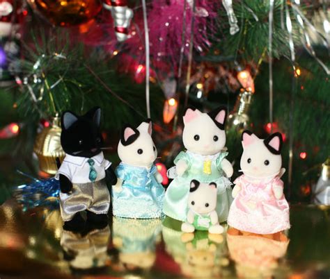 Семья чёрно-белых котов Sylvanian Families, фото обзор семьи и малыша