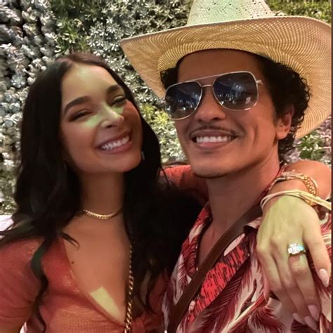 Bruno Mars' Wife & Kids: All You Need To Know