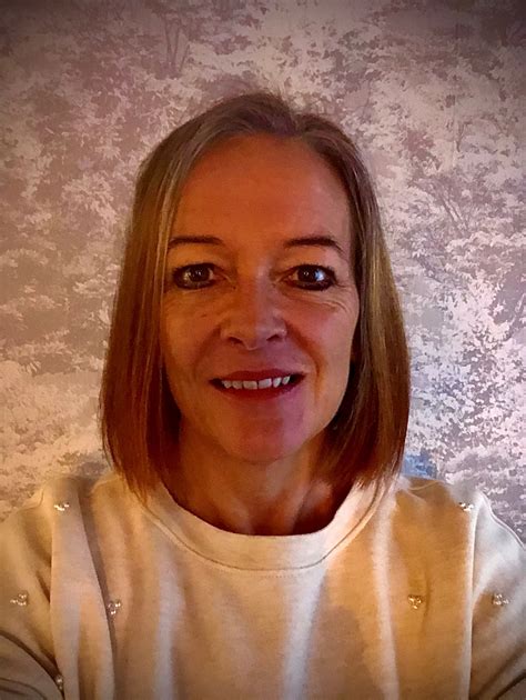 Sarah Greaves - therapist | BACP