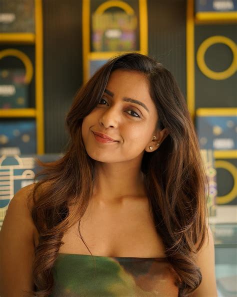 vithika sheru namasthe