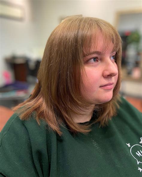 20 Best Shoulder Length Hair Ideas for a Fresh New Look - Mockup Hunt