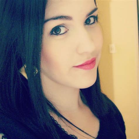 Karla Meneghel - YouTube