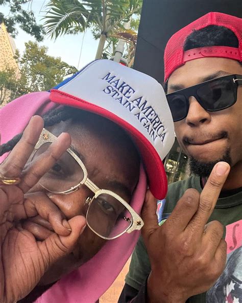 Ian Connor Outfit from December 5, 2022 | WHAT’S ON THE STAR?