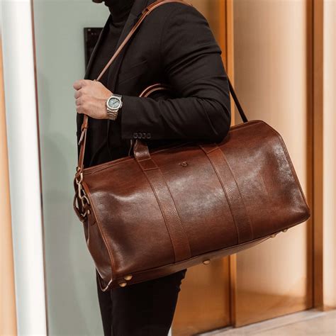 Full Grain Leather Weekender Bag for Men with Detachable Shoulder Strap