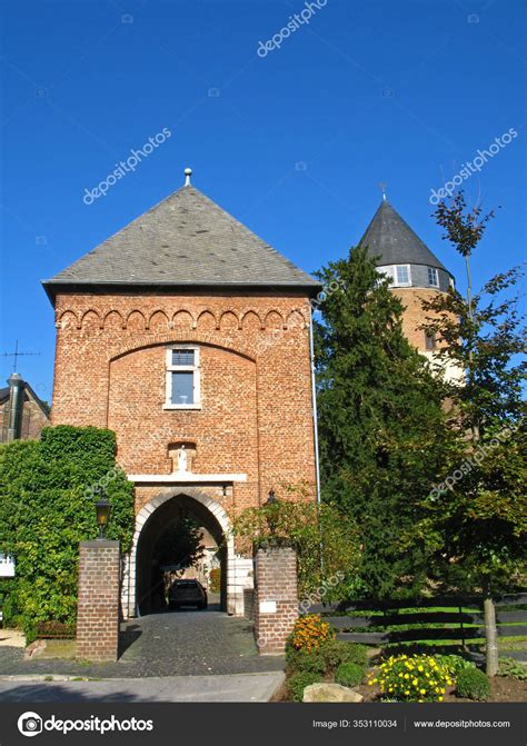 city gates bruges stock photo panthermediaseller