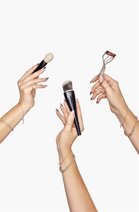 Online Masterclasses – Nikki Makeup