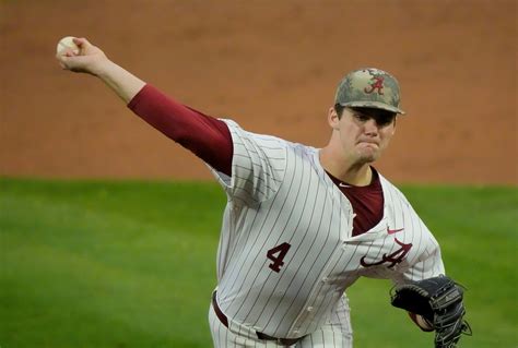 Score updates, game highlights for Alabama baseball vs Vanderbilt