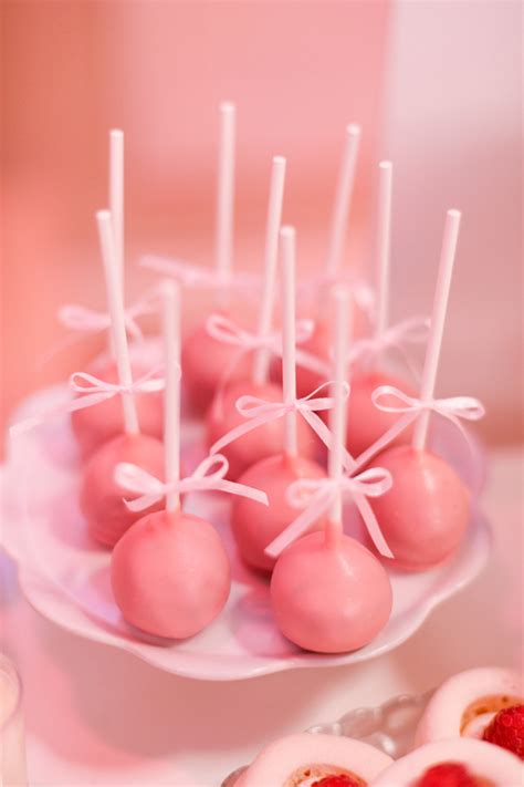 Elegant Bridal Shower Cake Pops | Bridal Shower 101