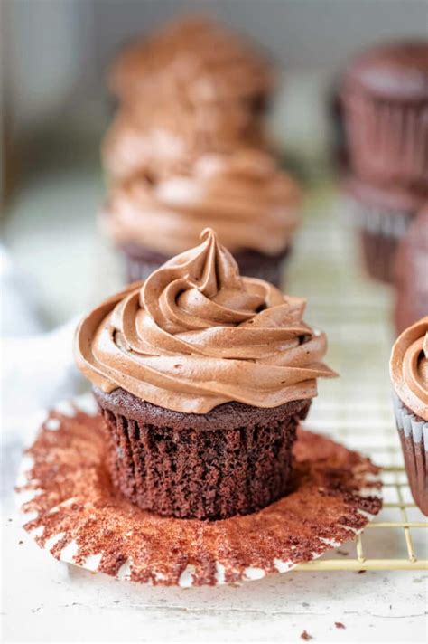 Chocolate Cream Cheese Frosting Recipe - I Heart Eating