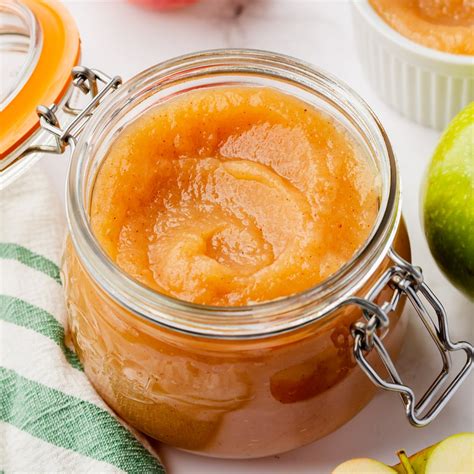 Unsweetened Applesauce - Vegetarian Mamma