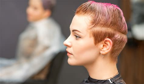 short haircuts  women trendy styles tips vogue metoo