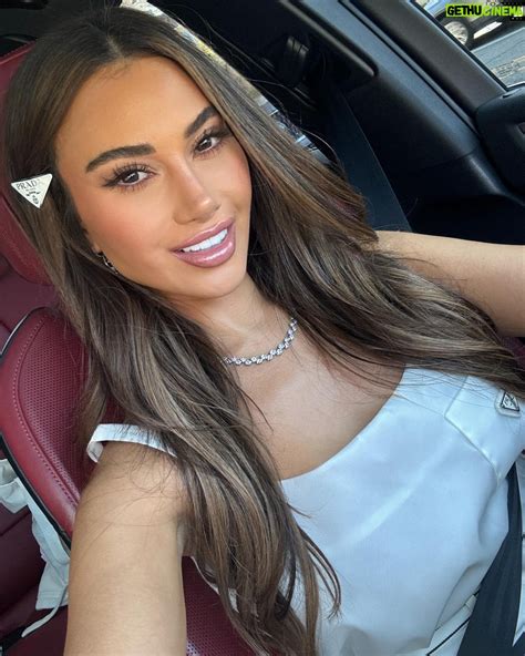 Actress Courtney Boerner HD Instagram Photos and Wallpapers April 2024