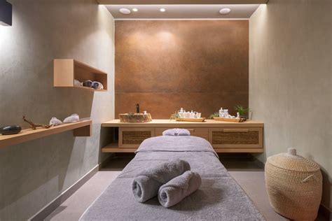 Massage Room Decor, Massage Therapy Rooms, Schönheitssalon Design ...