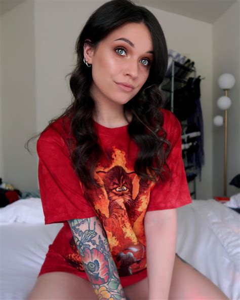 Foxie 🦊 | Do you like my shirt? 🔥 | Instagram