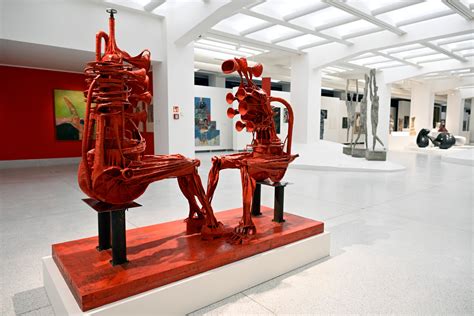 Konec černobílé doby. Prožijte s umělci válku, léta totality i pád