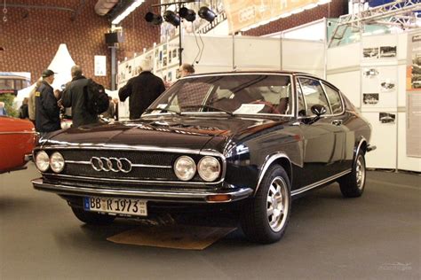 Автомобиль Audi 100: технические характеристики и обзор