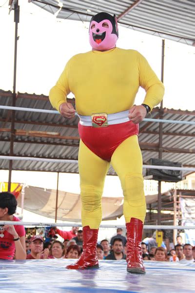 Dia del Niño. Luchadores con personajes infantiles