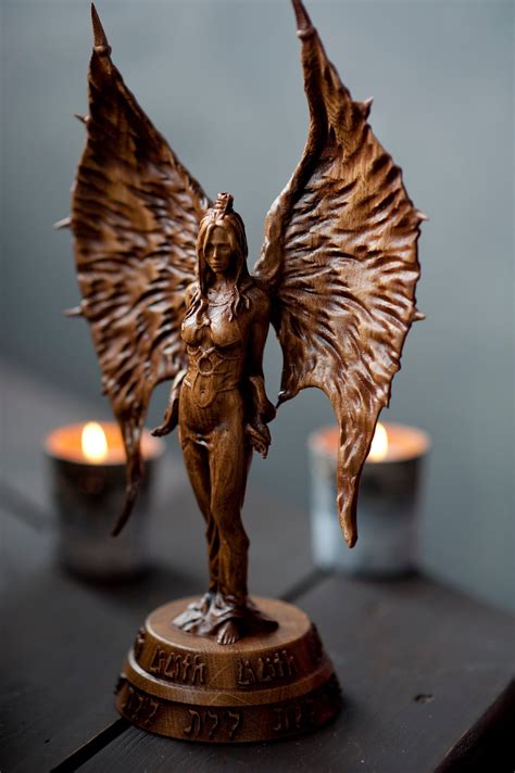 Lilith statue Goddess statue Wood carving Inanna Ishtar. | Etsy nel
