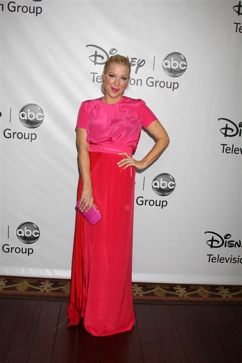 LOS ANGELES - JAN 10 - Jennifer Aspen arrives at the ABC TCA Party