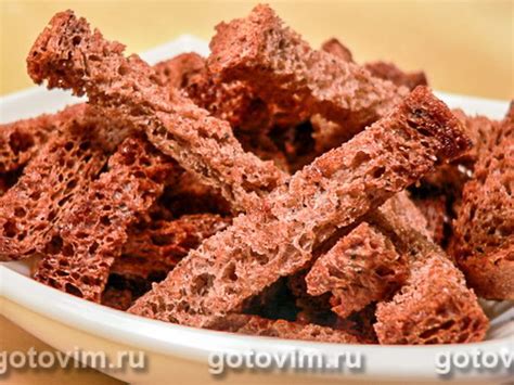 Сухарики из черного хлеба с чесноком. Рецепт с фото