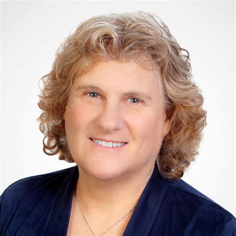 4 Ways Your Clients’ Biases Are Costing Them Money | Morningstar