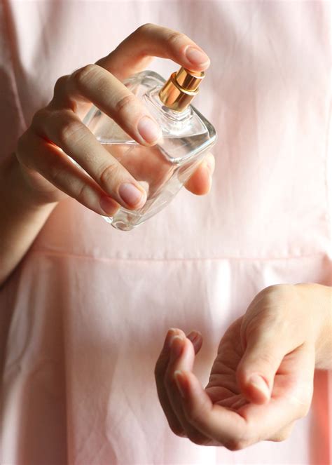 how to get out mildew smell from clothes 6