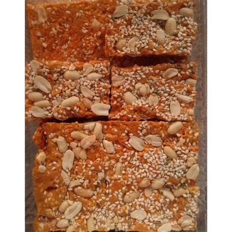 Gud Ki Gajak with Peanuts or Sesame 400g | Til Gud Gajak | Sesame Candy ...