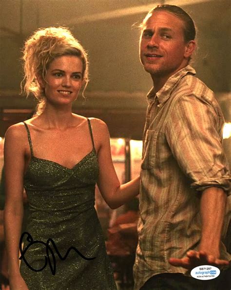 ELEKTRA KILBEY signed "SHANTARAM" 8X10 PHOTO f EXACT PROOF - Hot SEXY