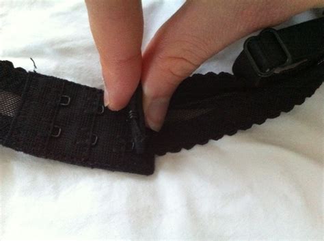How To Undo A Bra